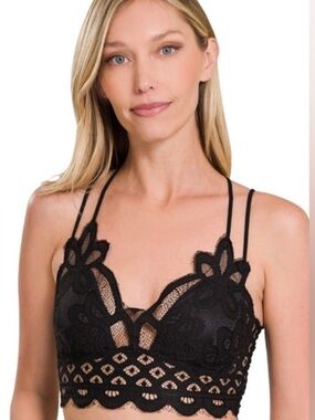 Zenana Outfitters Black Crochet Lace Bralette with Bra Pads Size Medium New